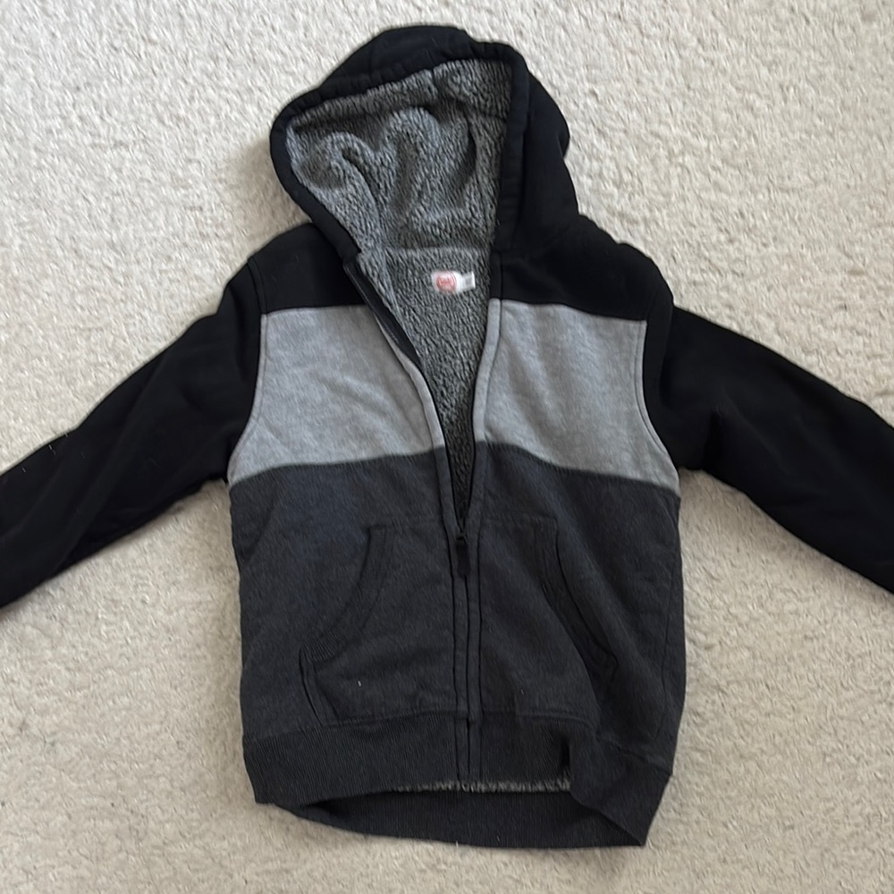 ! NWOT. Wonder Nation Color-Blocked Hoodie Black Gray Sweatshirt, Sherpa inside!